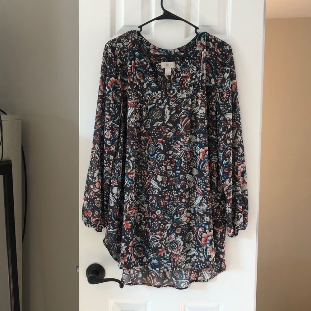 Loft Large gray floral sheer tunic
